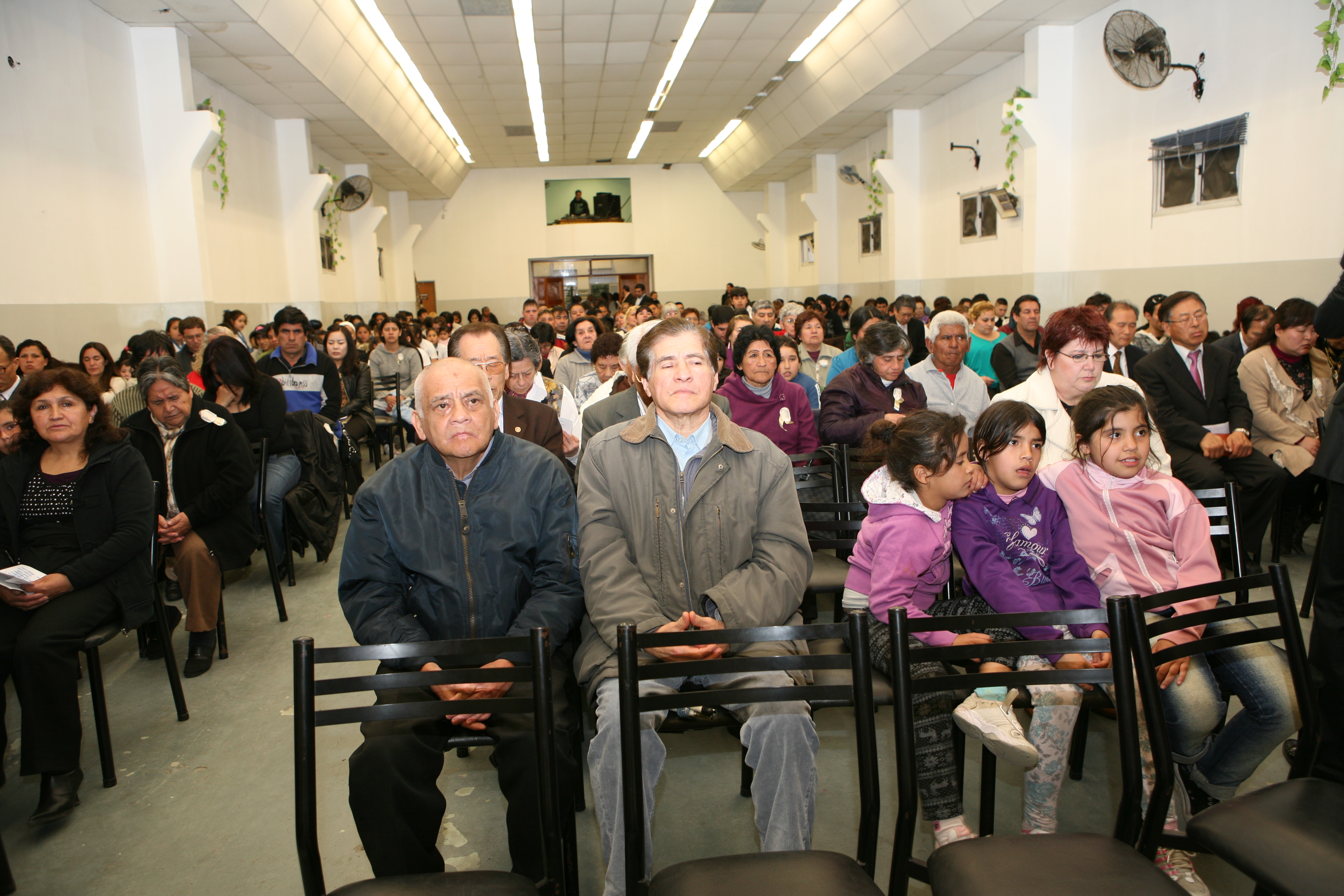 1-3 라누스 제일교회 20주년 기념예배.JPG