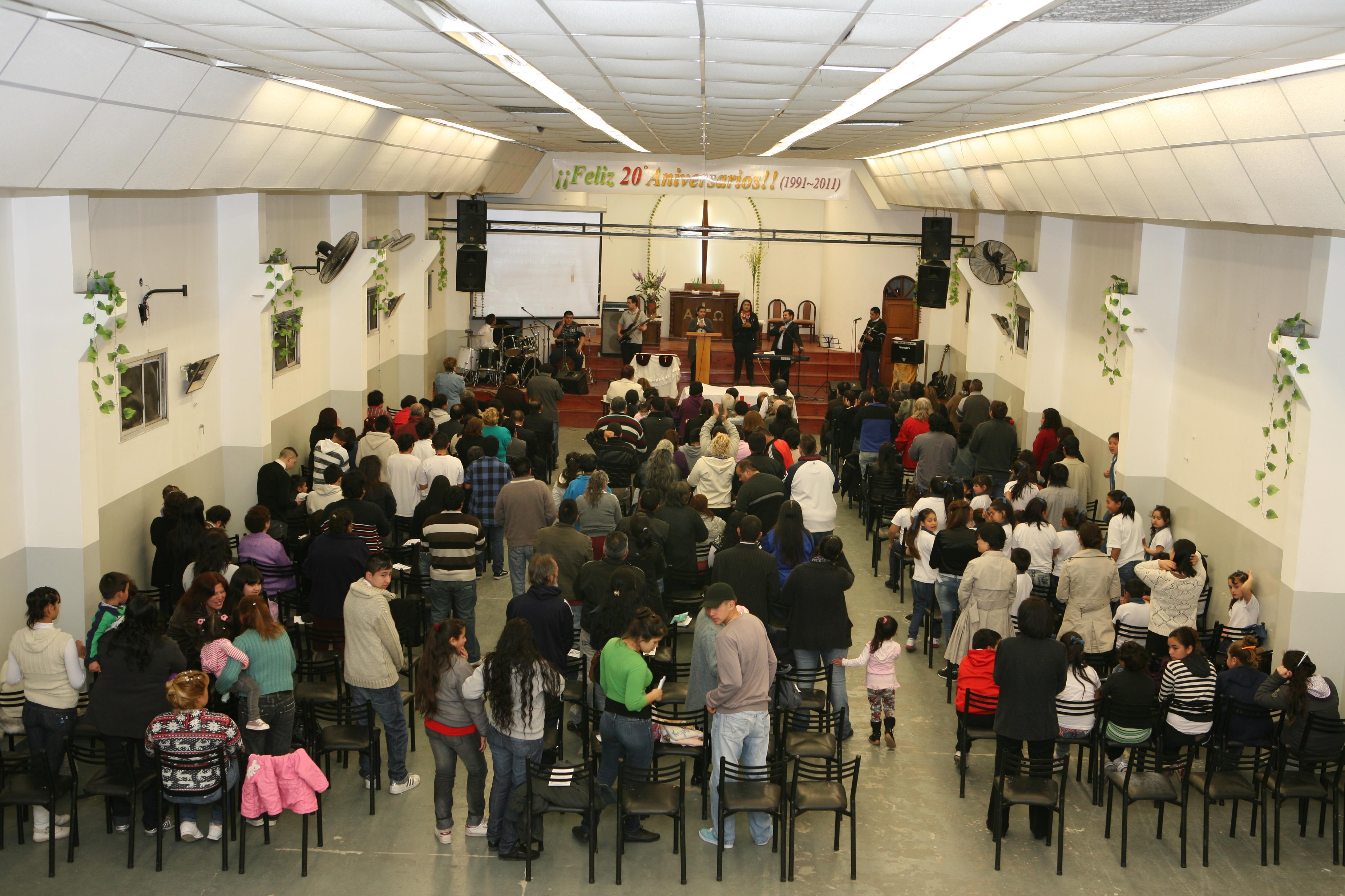 1-5 라누스 제일교회 20주년 기념예배.JPG