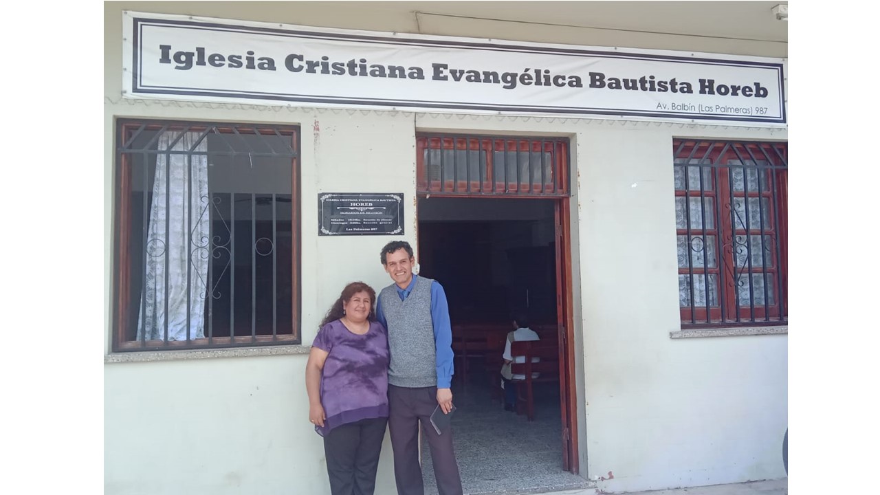 FOTO DEL PASTOR PRINCIPAL  ALEJANDRO RAMIRO HERNANDEZ CON SU ESPOSA.JPG