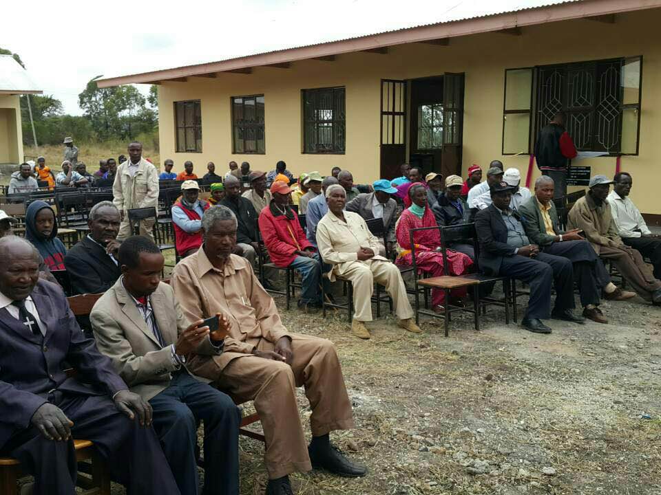 13-8 사킬라 중,고등학교 실험실.jpg