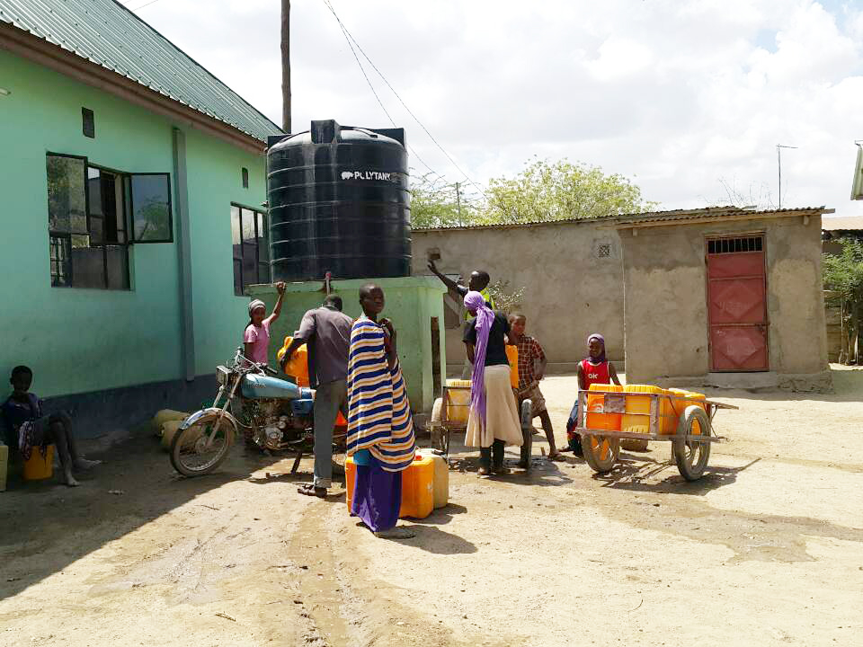 1 멜라라니 교회 우물.jpg